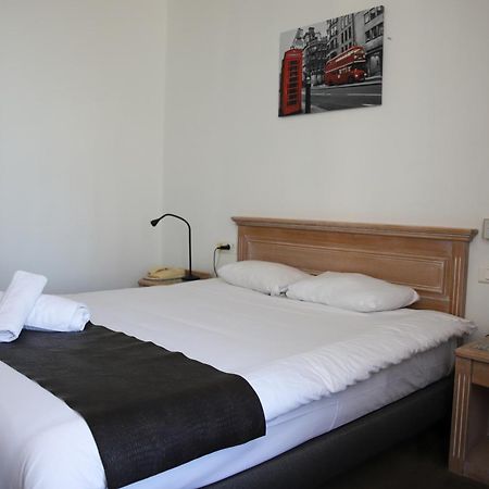 Brit Hotel Aux Sacres Reims, Centre Historique Exterior foto