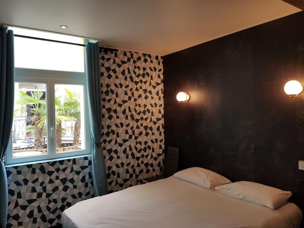 Brit Hotel Aux Sacres Reims, Centre Historique Exterior foto