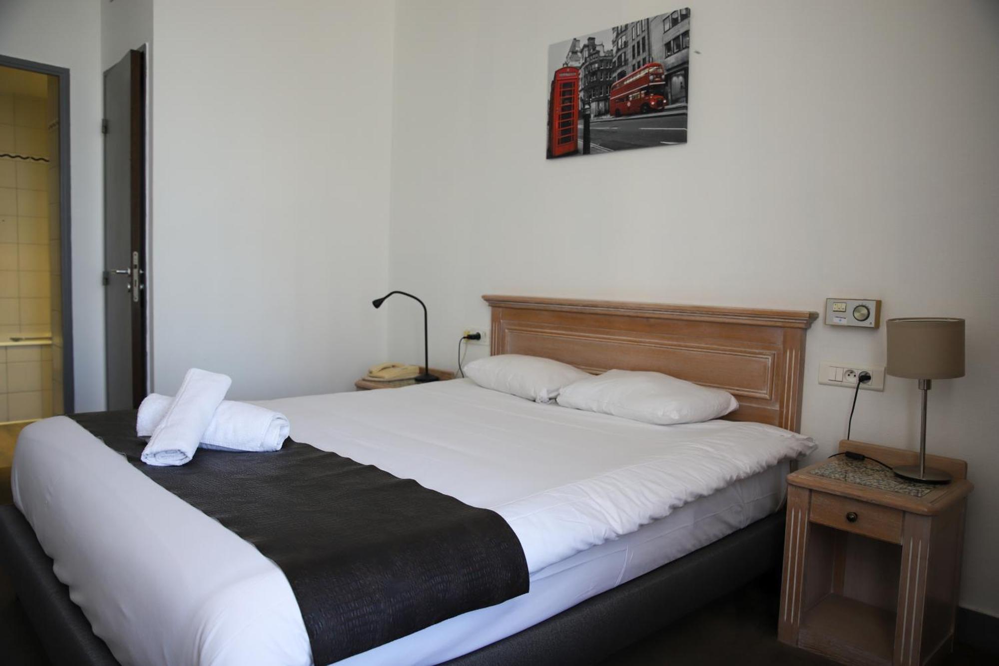 Brit Hotel Aux Sacres Reims, Centre Historique Exterior foto