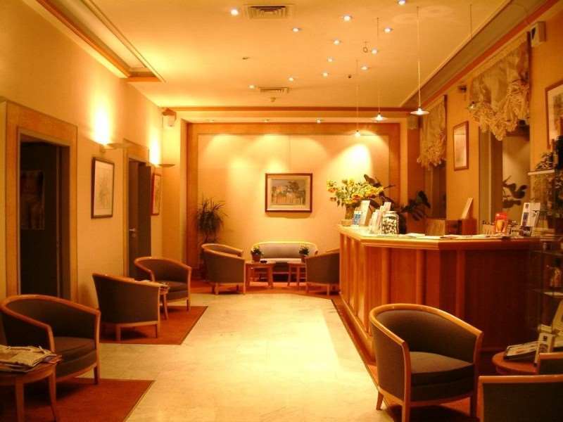 Brit Hotel Aux Sacres Reims, Centre Historique Interior foto